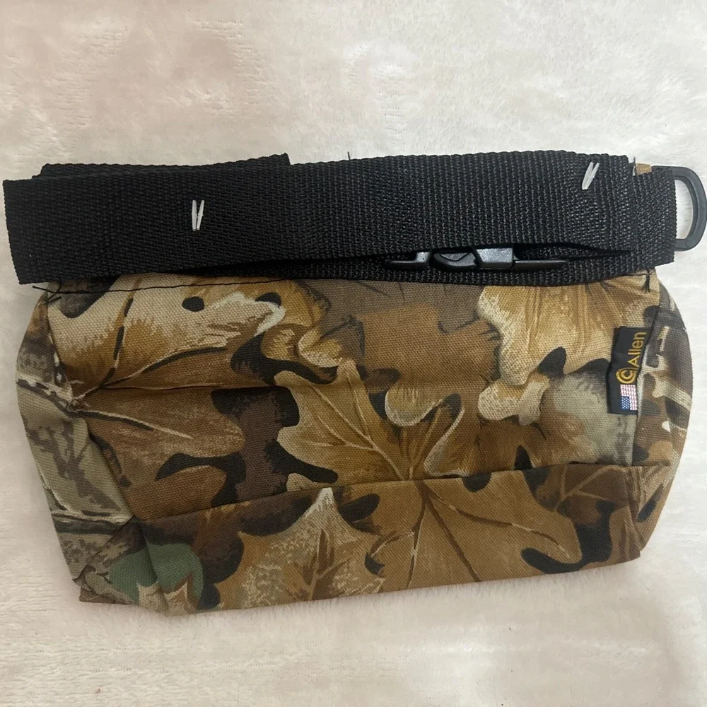 Marlin Real Leaf Pouch 10x7 With Strap